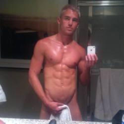 fitboys:  tapthatguy-x-version:  GSP/C (Guys with Smart Phones