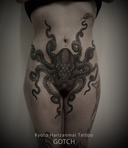 hot-and-inked:  Octopus by the amazing Harizanmai studio - anyone
