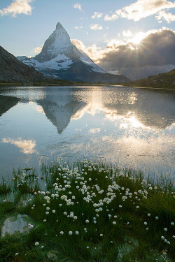 celestiol:Matterhorn and Riffelsee lake at SunSet | by Nicola