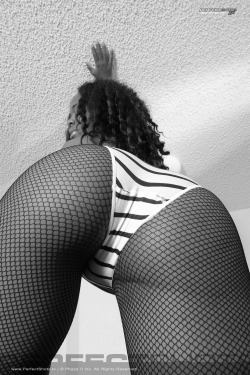 ayishacottontail:  Ayisha Deep Dish Wedgie @TheRealAyisha  Great