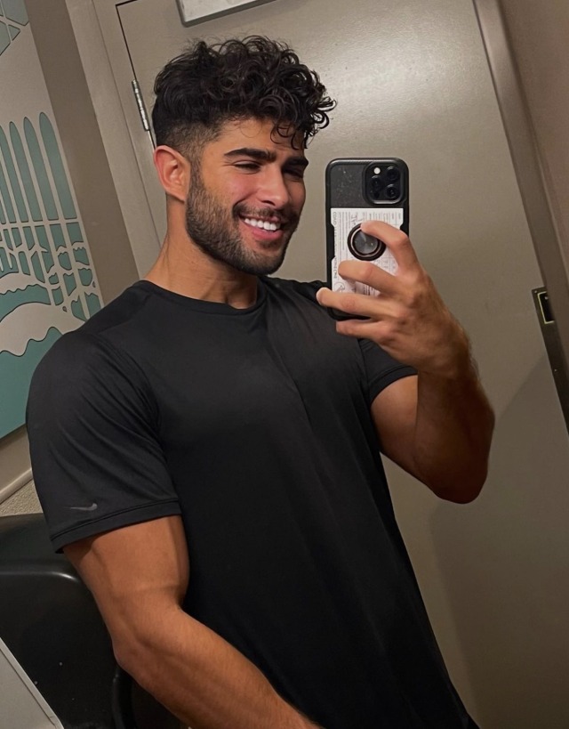 240robertsnyc:blackmorph1:🖤240robertsnyc.tumblr.com