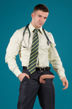 southerncrotch:  Doctor, doctor! It hurts when I’m not sucking