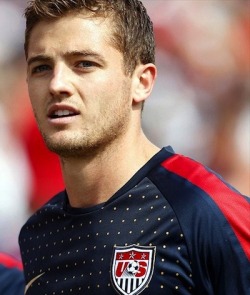 Support footballer @RobbieRogers who came out today! | http://ow.ly/hLrP7