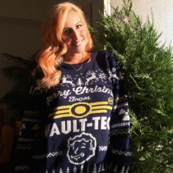 I got a new xmas sweater! 👍 https://www.instagram.com/p/Bq8cHnIB5Ub/?utm_source=ig_tumblr_share&igshid=1m3w9ef37v4f7