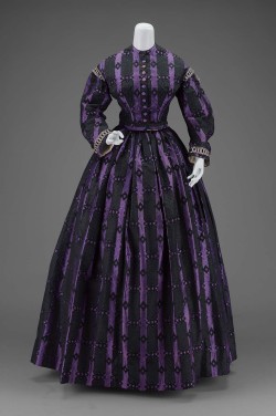 ephemeral-elegance:  Heavy Silk Woven Silk Day Dress, ca. 1860