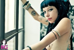 sglovexxx:  Devushka Suicide 