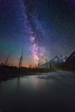sundxwn:  Milky Way over Tetons and String Lake by Royce’s
