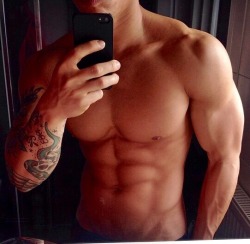 asianmusclefetish:  Original post: http://asianmusclefetish.tumblr.com