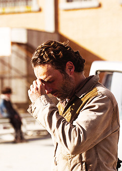 vanessaparadise:  The Walking Dead season finale 3x16 “Welcome