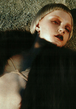 meiselmuse:  Jessica Stam / Vogue Italia July 2004 “Trendspotting”