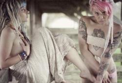 tiffanyannphoto:  Chelsea Deville and I by Deborah Barcomb Photography