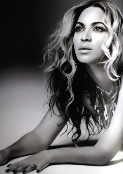 xoxoknowles:   from Beyonce Mrs Carter WOrld Tour HD Outtakes