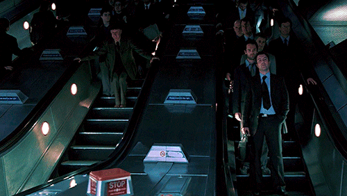 qveenofthorns:arthur weasley vs. an escalator