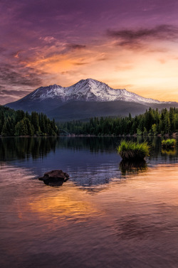 wowtastic-nature:  💙 Shasta Sunrise Redux on 500px by Micah