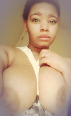 thickgorgeousamez000:  Look how plump they are (❤)(❤)