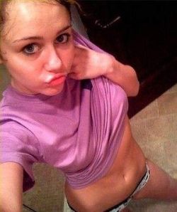 Cute 18  teen #selfie #teen #sexting #kik #snapchat #nude #young