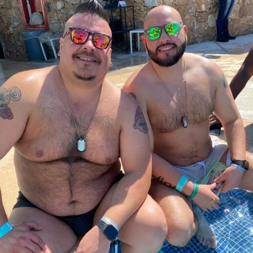bearhub:  Wow, thanks to the beautiful guys @tacosandbears for