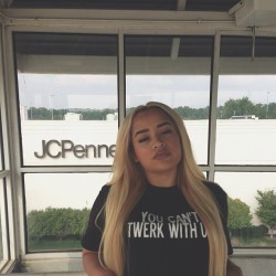 outfitmade:  GET THE YOU CAN’T TWERK WITH US TEE HERE→ Shop
