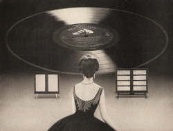 chickswithrecords:  ufo’s are real. 