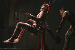 the-alley:  E-STIM! Best electric chair we’ve seen to use our