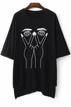 lovelyandfashionblog:  Black t-shirts are the best shirts 001