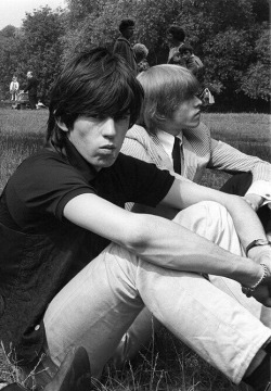 jumpinnick:  Keith Richards and Brian Jones 1965 