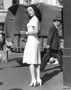 jeannecrains:  Audrey Totter, 1940’s 