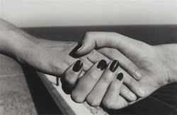 roseydoux:  Helmut Newton: Hands, Bordighera, 1982 
