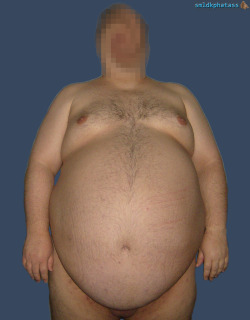 smldkphatass:  Big belly. Picture from 2007 that I don’t think