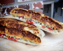 vegan-yums:  *~* Vegan Fast Food *~* Crunchwrap Supreme (x)(x)