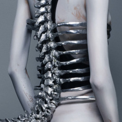 ejakulation:  Spine Corset by Shaun Leane for Alexander McQueen,