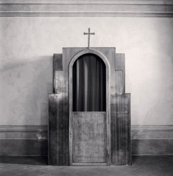 thisobscuredesireforbeauty: Michael Kenna: Confessionals/Abruzzo.Source