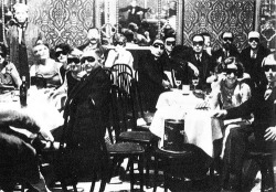 anaimiaktion:   Crowd at Weisse Maus Cabaret, Berlin, 1924.In