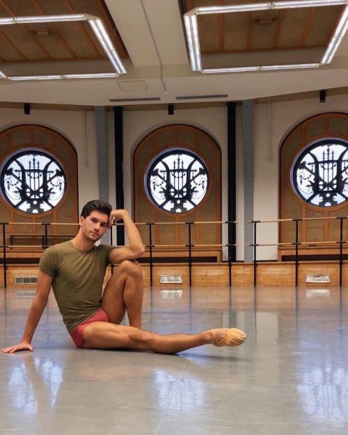 lovelyballetandmore:   Manuel Garrido    | Paris Opera Ballet