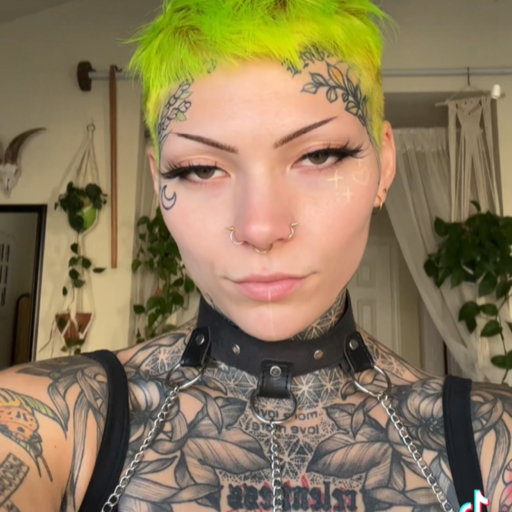 sunny-hues:  Message me about buying my nsfw content 