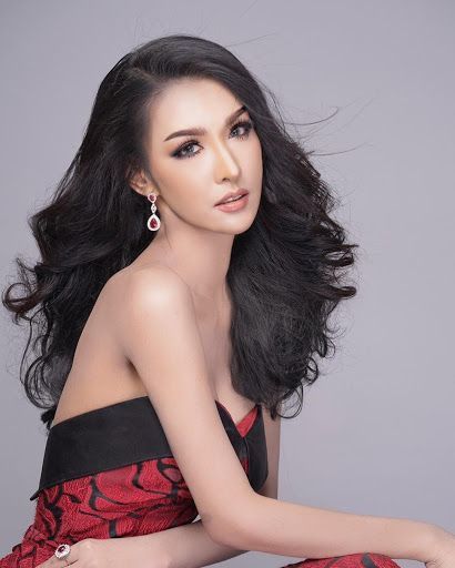 lacyvanilla:  Min Kamonluck.  Elegant and charming, 