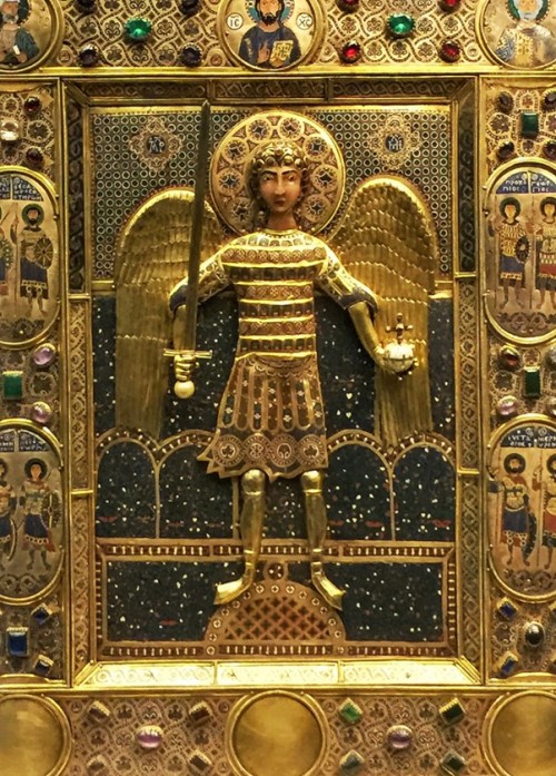 cafeinevitable:13th Century Byzantine Iconshowing the sword-wielding