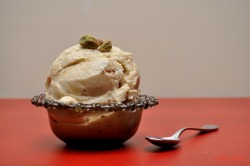 thegloriousvegan:  Raw Vegan Cardamom Banana Pistachio Ice Cream(Click