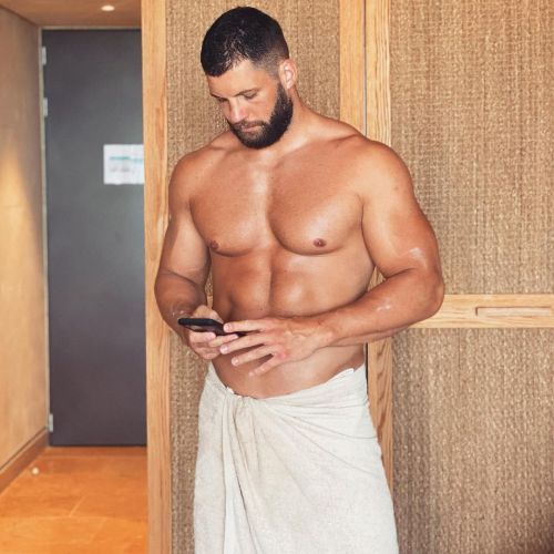 notdrunkenough:  alejodickhead:  FOLLOW ME https://www.instagram.com/beardedchallenge/