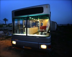 aros:  HUGE PUBLIC BUS REFURBISHED TO AN ON THE GO HOME 