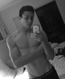 thisgivesmeaboner:  waistbandboy:  Sexy V Lines :)  See what