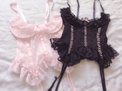 acuriousidea:♫ Pink or Black, which do you like? ♫