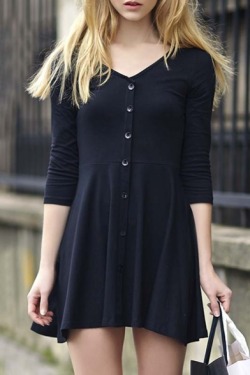 chaoticarbitersalad:  Simple & Plain Dresses. Black  \  Green