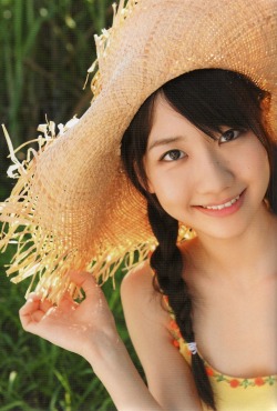 oshibook:Kashiwagi Yuki (AKB48 - NGT48) First Photobook “Ijou,