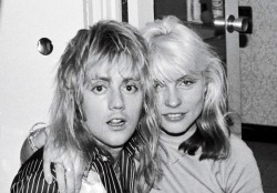 blondie-poedie:   Roger Taylor (Queen) en Debbie Harry