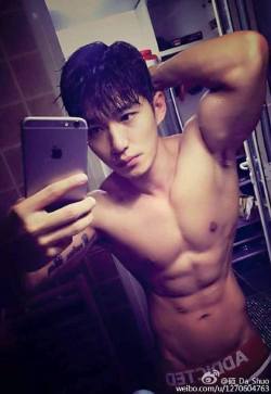 evianguy:  Hawt Asian Stud! 