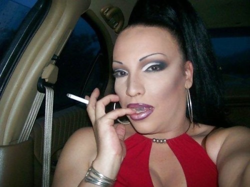 lolacoxx-blog:Smoking trans