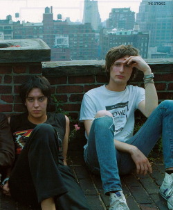 atleastasdeepasthepacificocean:Julian Casablancas and Nick Valensi