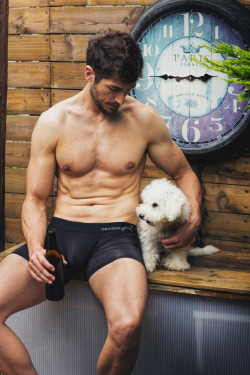 genesis950:  Hot guys & dogs   Muscle jocks & dogs