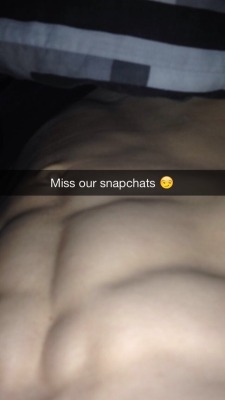 motdrobert2:  I love str8 boy snap chats!   Follow me for Hot